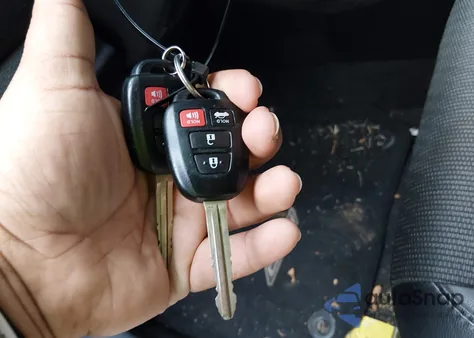 2015 Toyota Corolla S Plus z USA, uszkodzony, nr VIN 2T1BURHE0FC445693